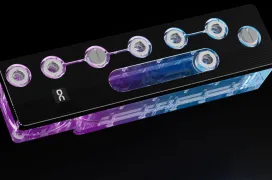 Alphacool lanza su placa Apex para la Fractal North XL: diseño a medida, latón cromado y aRGB integrado