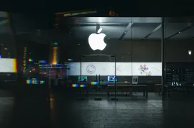 Tim Cook no teme a los dispositivos basados en IA: "Es difícil imaginar un mundo sin el iPhone"
