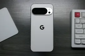 Google lanza actualización para corregir fallos de Android Auto en el Pixel 10