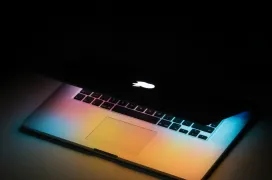El MacBook Pro no será el único con pantalla OLED porque Apple planea lo mismo para el Air