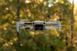 Estados Unidos prohíbe los nuevos drones de DJI y Autel: pánico, compras masivas y un duro golpe a la industria