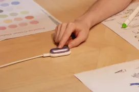 Plaud actualiza su pin con IA para grabar reuniones y lanza una nueva app de escritorio