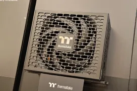 Las nuevas fuentes de Thermaltake llegan con hasta 2.000 W, tamaños SFX Titanium y paneles de conectores reemplazables