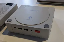 Acemagic muestra en el CES MiniPCs con diseño de Dreamcast y una APU hasta AMD Ryzen AI 9 HX 470 y 64 GB de RAM