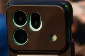 Se ha dejado ver el Oppo Find X9s en imágenes confirmando su disposición de triple cámara trasera con teleobjetivo periscópico