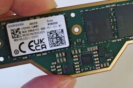 Lenovo enseña una pieza clave para el futuro del portátil. Una memoria Samsung LPCAMM2 de 96 GB y 9600 MT/s