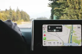 Apple se arriesga a dañar su imagen premium con los anuncios en Maps, según Mark Gurman