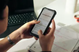 Microsoft vende Copilot como una herramienta seria, pero sus términos siguen diciendo que es “solo para entretenimiento”