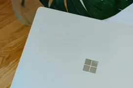 Mozilla acusa a Microsoft de empujar Copilot en Windows 11 con patrones oscuros y dar marcha atrás por la presión