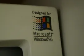 Una idea tan absurda como brillante: WSL9x hace posible ejecutar Linux dentro de Windows 95