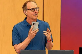 Google usó un iPhone 17 Pro para presentar Gemini Spark en el Google I/O 2026: aunque no lo parezca, tiene un motivo
