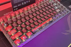 Un ratón de 65.000 DPI y un teclado con fibra de carbono bañados en oro de 24 quilates entre los nuevos periféricos de ASUS ROG 20 aniversario