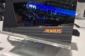 La nueva GIGABYTE AORUS P1600W AI TOP permite alimentar hasta cuatro tarjetas gráficas y cuenta con pantalla LCD integrada