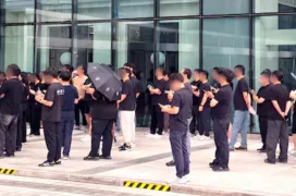 Los trabajadores de la división de dispositivos de Samsung inician protestas por cobrar 100 veces menos bonus que los compañeros de memorias