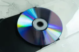 GitHub responde al giro digital de Sony con Repo CDs, copias físicas en CD-ROM de repositorios públicos
