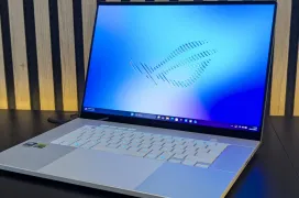 ASUS ROG Zephyrus G16 (2026) GU606AW Review: integrar una RTX 5080 y un panel OLED a 240 Hz en un equipo ultrafino tiene un precio: 5.299 euros