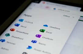Windows 11 instala en silencio OneDrive Photos, una app que puede escanear caras en tus fotos si se lo permites