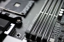 La memoria RAM seguirá siendo escasa y cara en 2027, mientras los SSD por fin empiezan a abaratarse