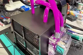 Un usuario consigue añadir refrigeración líquida a la Steam Machine rebajando su temperatura hasta 30 grados