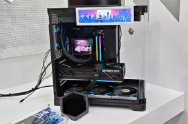 TCOMAS estrena en Gamescom la AIO Gold Limited Edition y el PC Project Infinity