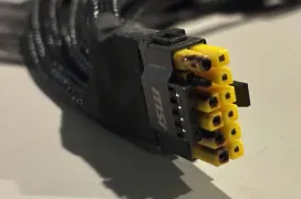 El alto consumo de DLSS 5 se cobra su primera víctima: Una RTX 5090 con el conector 12V-2x6 fundido al superar los 613 W