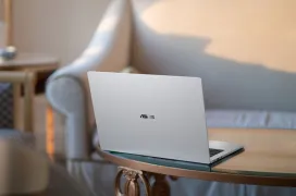 ASUS presenta el ExpertBook A7: OLED 3K, Ryzen AI y 1,2 kg de peso