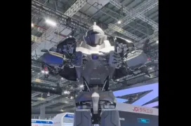 El Neo1 es un robot humanoide de 4 metros y capaz de levantar 500 kilos gracias a sus actuadores hidráulicos