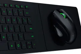 Razer Turret Lapboard, un ratón y un teclado inalámbricos con alfombrilla incorporada 