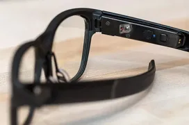 Con estas gafas inteligentes de Intel no parecerás un cyborg del futuro