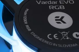 EK Waterblocks añade un toque de color a sus ventiladores Vardar con los Vardar EVO RGB