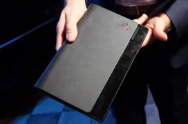 Lenovo muestra en esta edición del CES su primer portátil con pantalla plegable, el Thinkpad X1