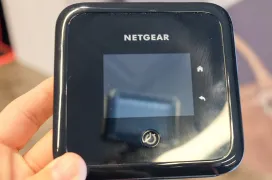 Netgear nos enseña su primer router portátil con 5G y WiFi 6, el NightHawk 5G