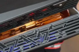 ASUS coloca una GTX TITAN X en su mini PC ROG G20