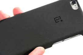 OnePlus lanza una nueva carcasa... para iPhone