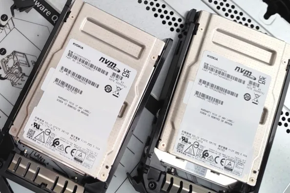 KIOXIA CD8P-V 6.4TB PCIe 5 Review