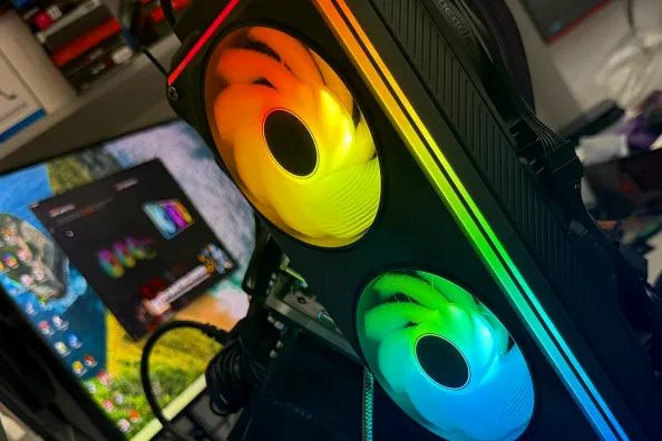 be quiet! Light Wings Pro IO 360mm Reverse Review, tres ventiladores unificados, 116 LED y control total desde IO Center de be quiet!