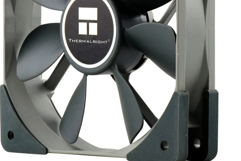 Thermalright integra rodamientos sellados en sus nuevos ventiladores TY-121BP FDB