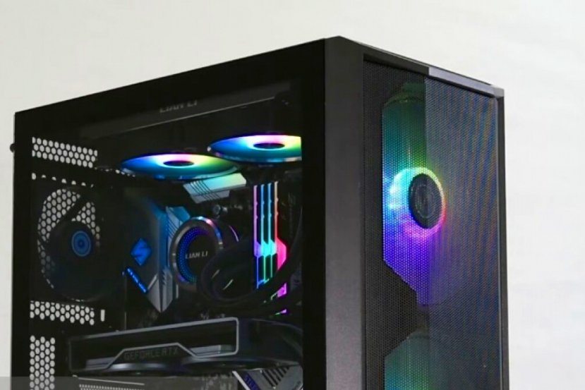 Lian Li prepara la torre Lancool 215 con soporte para placas E-ATX y doble ventilador frontal de 20 cm por $69.99