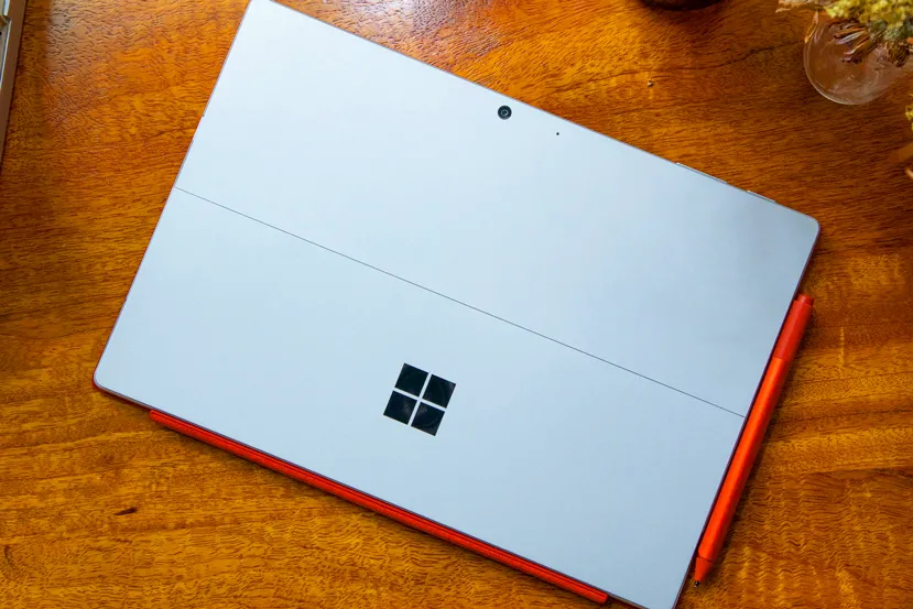 Aparece un prototipo de la Microsoft Surface Pro 8 en eBay