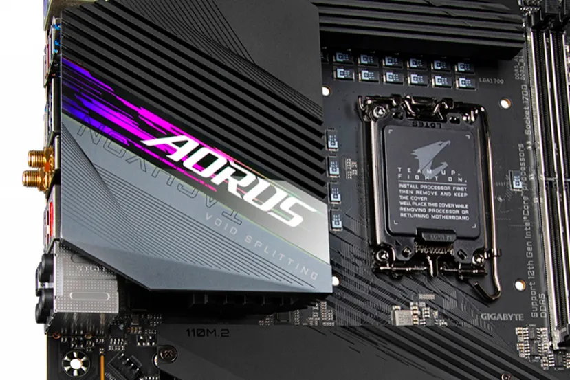 Gigabyte presenta la placa AORUS Z690 TACHYON con la que ha logrado 8 GHz en un Intel i9 12900K