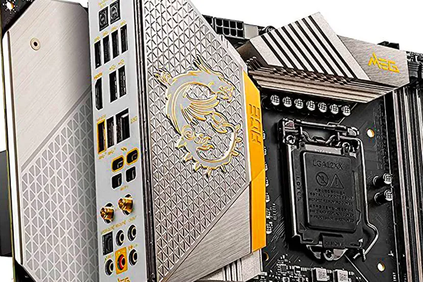 Vistas imágenes de la MSI MEG Z590 ACE Gold Edition luciendo color plata en lugar de negro