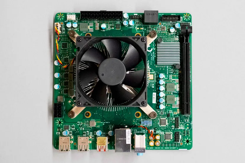 Aparecen imágenes en alta resolución de la placa base con el chip AMD 4700S