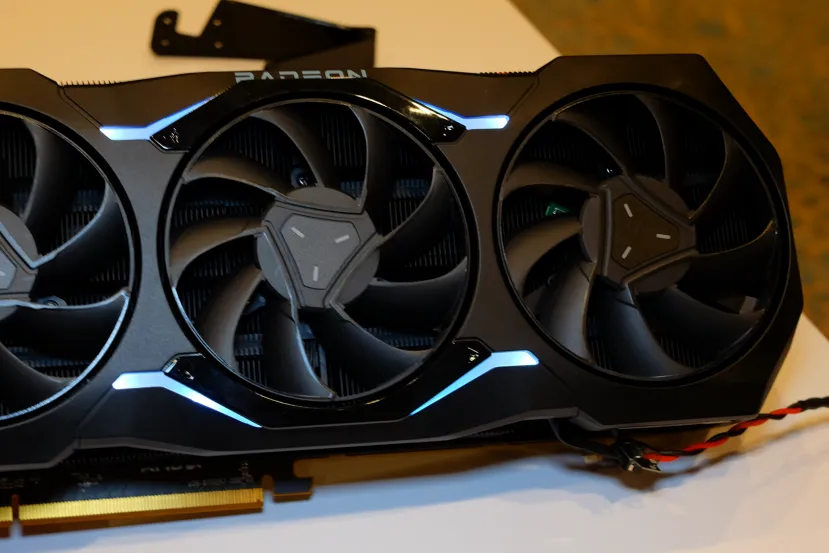 La AMD Radeon RX 7900XTX ofrece una tasa de FPS en 4K similar a la NVIDIA RTX 4090 con un precio de 600 $ menos