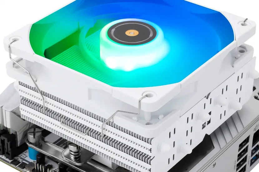 Thermalright tiñe de blanco y añade RGB al disipador de perfil bajo SI-100