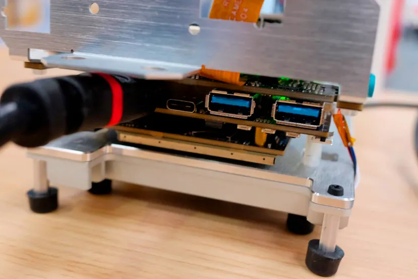 Qualcomm muestra un prototipo de su plataforma Robotics RB6 con conectividad 5G mmWave y hasta 200 TOPS