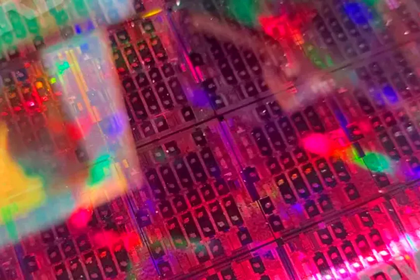 Aparece una oblea con troqueles de 34 núcleos Raptor Lake-S en el evento Intel Innovation