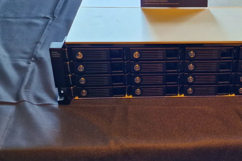 Los NAS QNAP de la serie TL-RXX00PES-RP llegan a los 5 PB gracias al almacenamiento SATA JBOD con interfaz PCIe