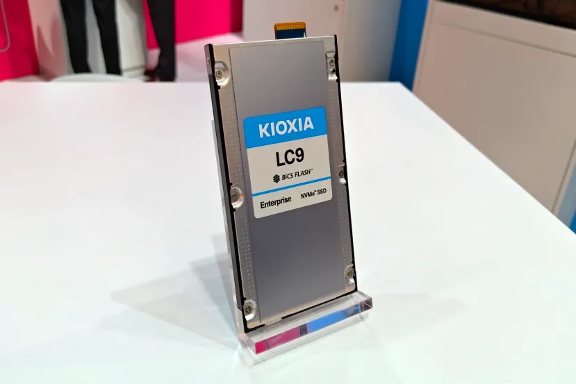 Kioxia nos muestra un SSD de 245 TB: así es el QLC con mayor capacidad del mundo