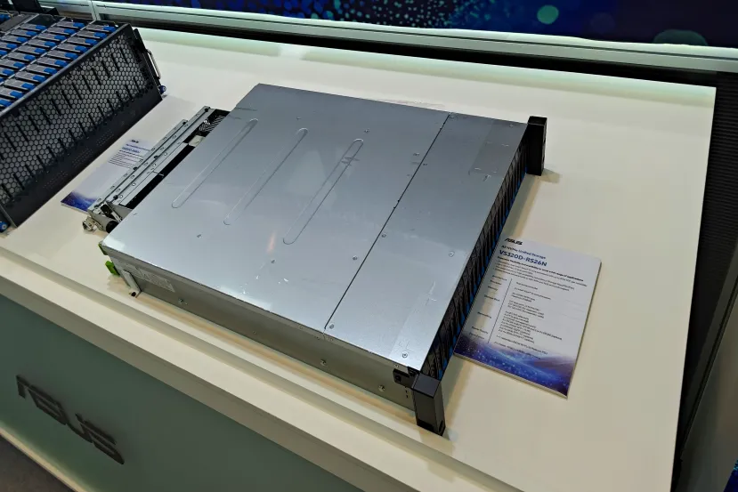Nuevo ASUS VS320D-RS26N: almacenamiento unificado all-NVMe con hasta 26 SSD U.2 de doble puerto