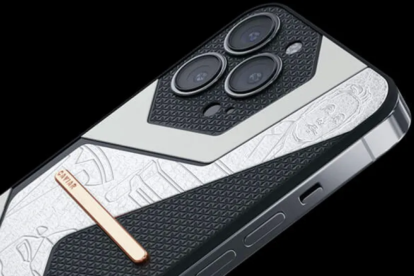 Caviar lanza un iPhone 13 Pro fabricado a partir de Tesla Model 3 fundidos